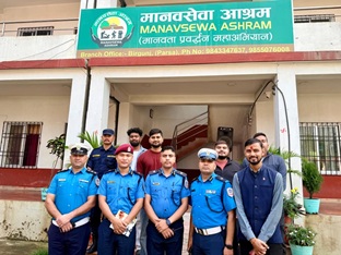 प्रहरी निरीक्षकद्धारा आश्रममा भोजन