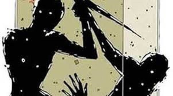 अज्ञात समुहद्धारा महिला माथी चक्कु प्रहार