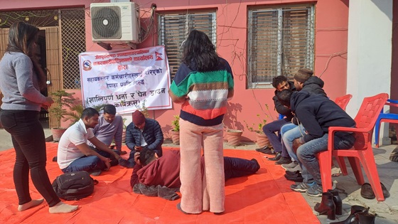 जीतपुर सिमराका कर्मचारीद्धारा धर्ना जारी