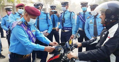 बीरगंजमा टा्रफिक सप्ताहिक शुरु