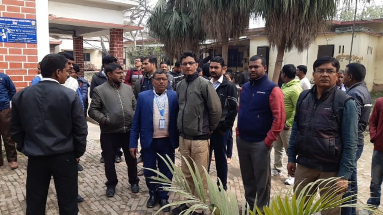 वडा अध्यक्षलाई कारवाहीको मांग गर्दे कर्मचारीको निवेदन