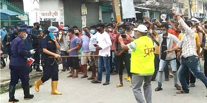 बीरगंजवासीद्धारा नारायणी अस्पतालमा तोडफोड