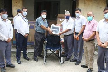 सूर्य नेपालद्वारा नारायणी अस्पताललाई ४० लाखको स्वास्थ्य उपकरण सहयोग