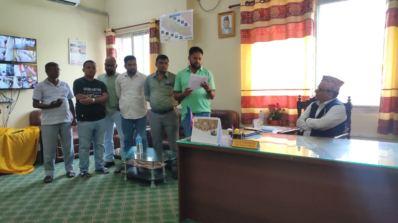 महानगर प्रमुखमाथि दुव्र्यवहार गर्ने लामिछानेलाई कारबाही गर्न माग गर्दै  सिडियोमा ज्ञापन