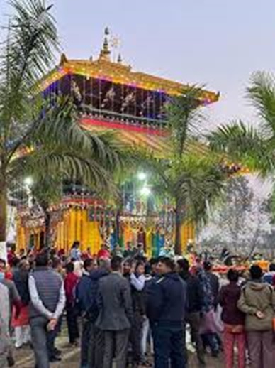 साउनको पहिलो दिन बीरगंजको पशुपति मन्दिरमा भतmजनको घुईचो