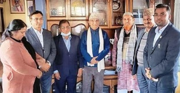 स्वार्थका लागी पार्टी परिवर्तन गर्ने जालिम मुखिया