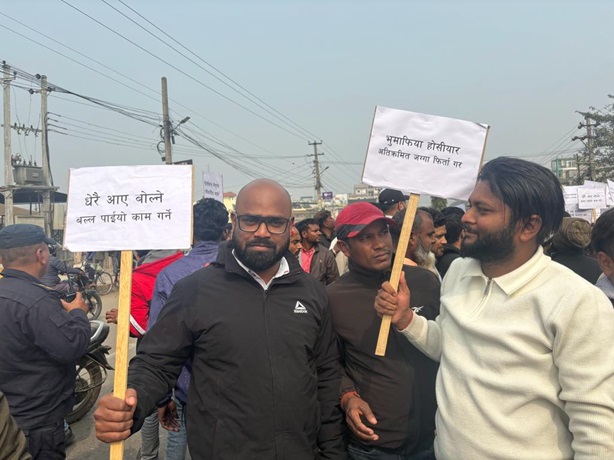 जनता भन्छनः मेयर हामी तिम्रो साथमा छौं, मेयर सिंहको समर्थनमा जनलहर उर्लियो