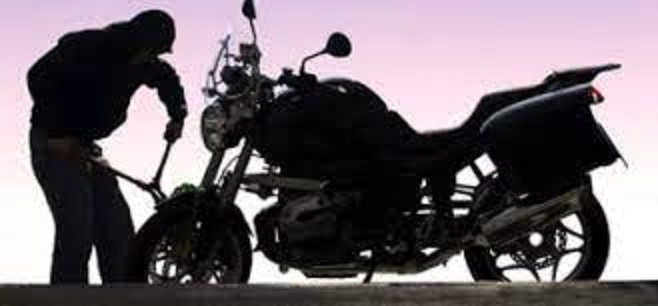 पर्सा प्रहरीद्धारा दुईवटा चोरीको मोटरसाईल नियन्त्रण