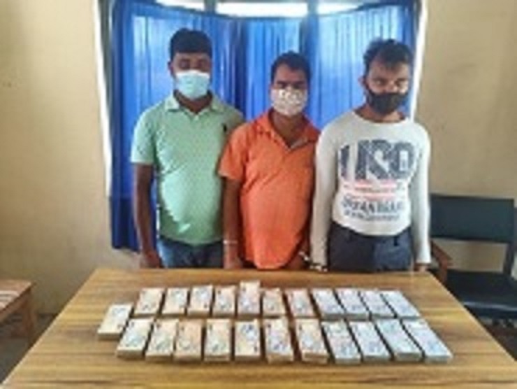 हुण्डीको संञ्जाल तोड्दै प्रहरी प्रमुख पांण्डे, १५ लाख सहित तीनजना प्रकाउ