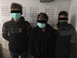 अपहरण तथा लुटापाट गर्ने तीन प्रकाउ