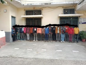बीरगंजबाट १८ जना बिचौलिया पक्राउ