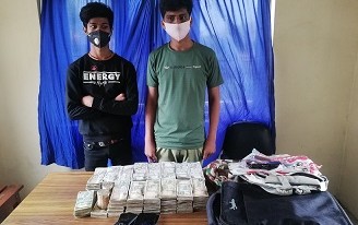५३ लाख रुपैया सहित दुई जना प्रकाउ
