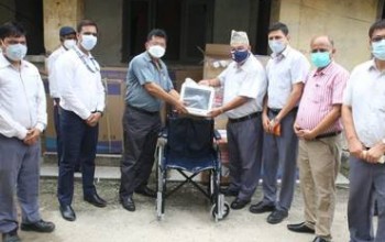 सूर्य नेपालद्वारा नारायणी अस्पताललाई ४० लाखको स्वास्थ्य उपकरण सहयोग