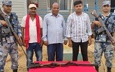 हथियार सहित तीनजना प्रकाउ