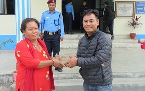 ६ लाख रुपैयाका अटो चालक सिंह