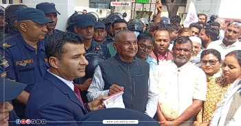 एमाले पर्साको मोटरसाईकल बिरोध रयाली , सिडीओलाई ज्ञापनपत्र