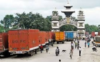 नियम बिपरीत सवारी कर राजमार्गमा रकम असुल्दै