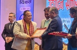 प्रधानमन्त्रीबाट मेयर सिंह सम्मानित