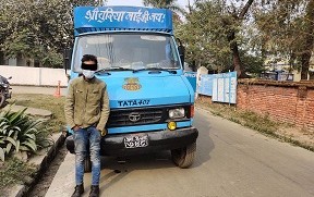 ट्रक सहित चालक प्रहरीको फन्दामा