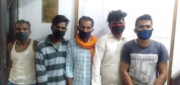 राहत सामाग्री लुटने ५ जना पर्सा प्रहरीको फन्दामा