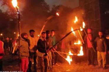 नेकपाका बिधार्थीद्धारा बीरगंजमा मशाल जुलुश