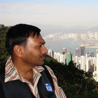 प्रकाउ परेका पिताम्बर मुन्काले प्रहरी पोशाकमा यसरी अनिमियता गरे