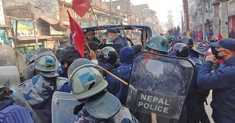 बन्द गराउंदा बीरगंजबाट प्रचण्ड र माधव समुहका नेता प्रकाउ