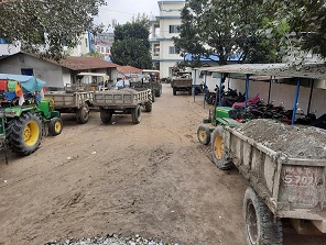 नदीजन्य उत्खनन् गर्ने सात टयांक्ट्रर प्रकाउ