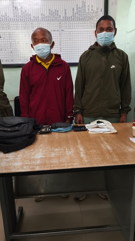 लागु औषध अफिम सहित दुई पक्राउ