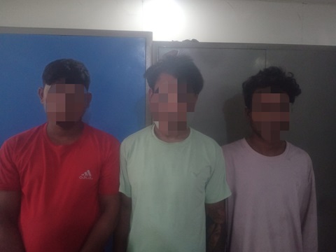 पर्सा प्रहरीद्धारा कपडा बोकेको ट्रक नियन्त्रणमा