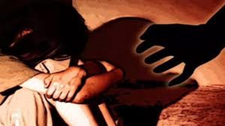 १९ वर्षीय मेनुकालाई पटक पटक बलात्कार