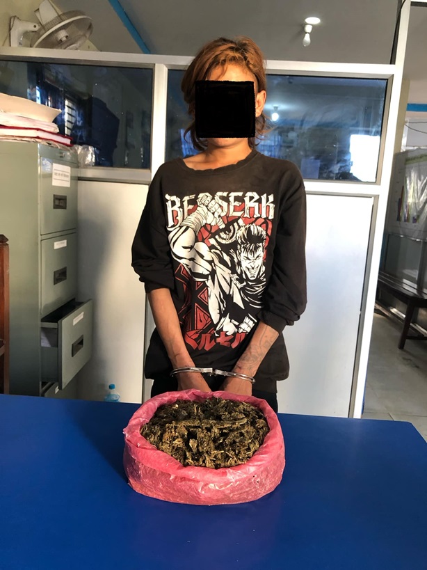 गाँजा सहित उमेश पक्राउ