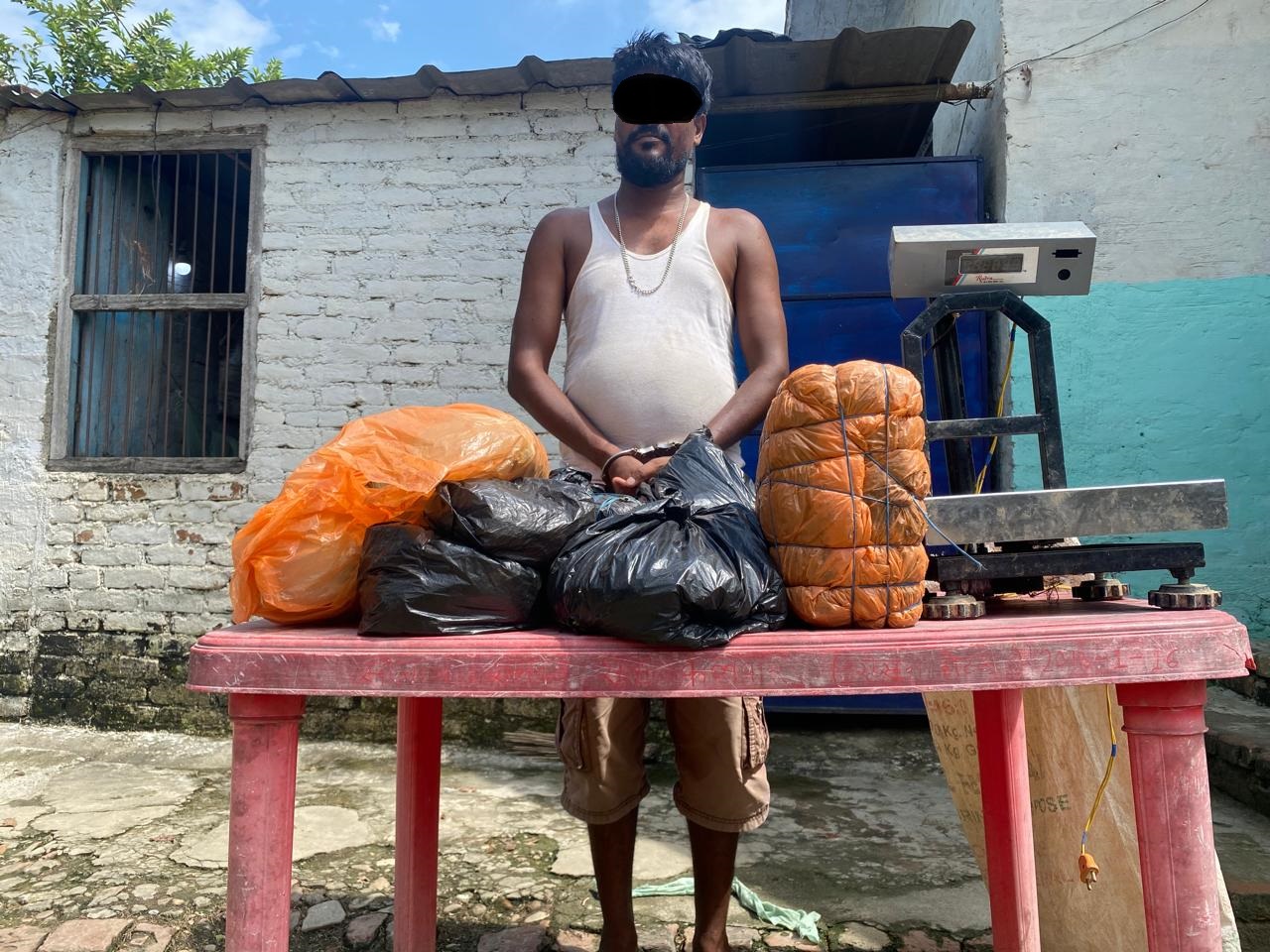 गाँजा सहित रफिक महमद पक्राउ