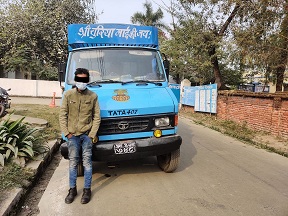 ट्रक सहित चालक प्रहरीको फन्दामा