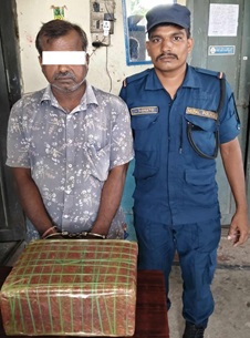 गाँजा सहित चौधरी पक्राउ