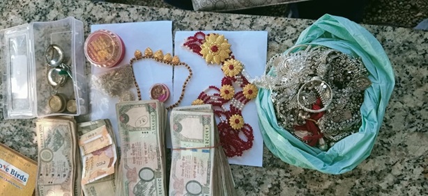 पर्सा प्रहरीद्धारा चोरीको ३६ लाखको गहना बरामद , चारजना पक्राउ 
