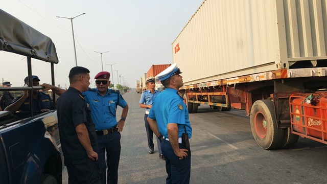 पर्सा टा्रफिक प्रहरीद्धारा चेकजाँच अभियान