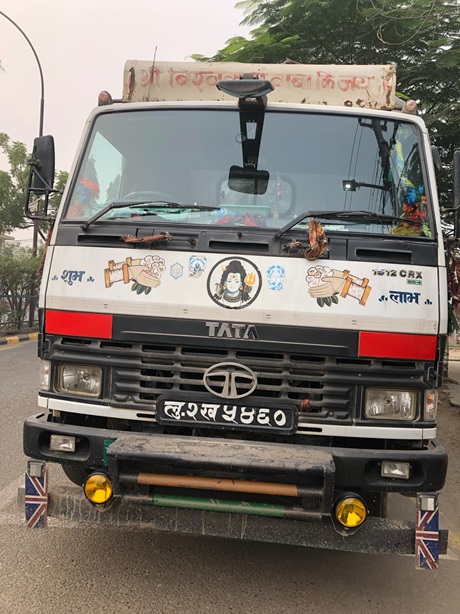 बिलबिजक भन्दा बढी औषधी बोकेको ट्रक नियन्त्रण